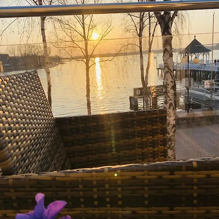 Moloo I Z Widokiem Na Jezioro Апартаменты *